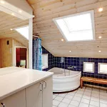 Four-bedroom In Feriehus Allinge-Sandvig