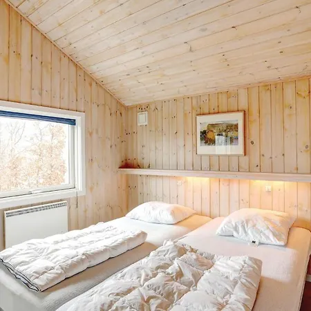 Awesome Home In Allinge With Sauna بيت للعطل إلينغه