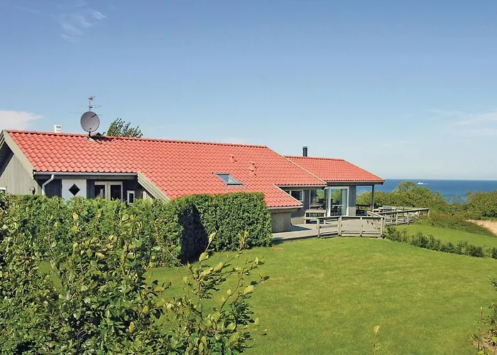 Four-bedroom In Tatil Evi Allinge-Sandvig