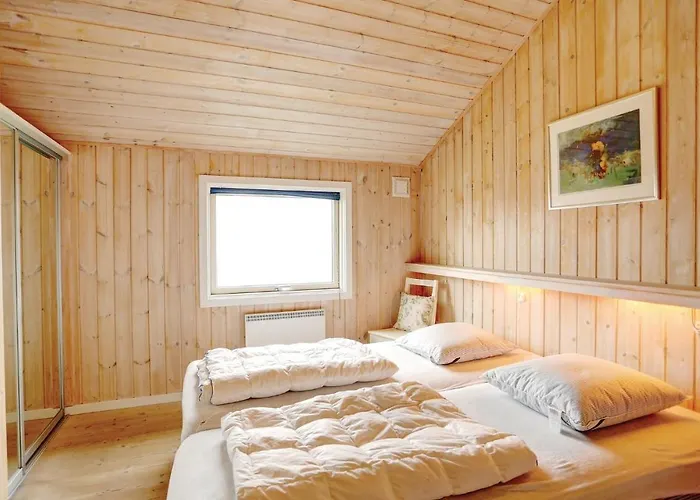 Four-bedroom In Tatil Evi Allinge-Sandvig