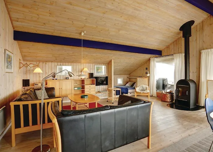 Prázdninový dům Four-bedroom In Allinge-Sandvig